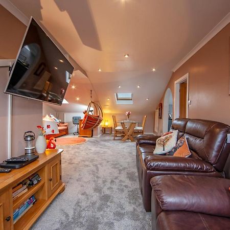 Premium 2Nd Floor 2 Bed Apt Sleeps 4 Adults In Oban Town Kültér fotó