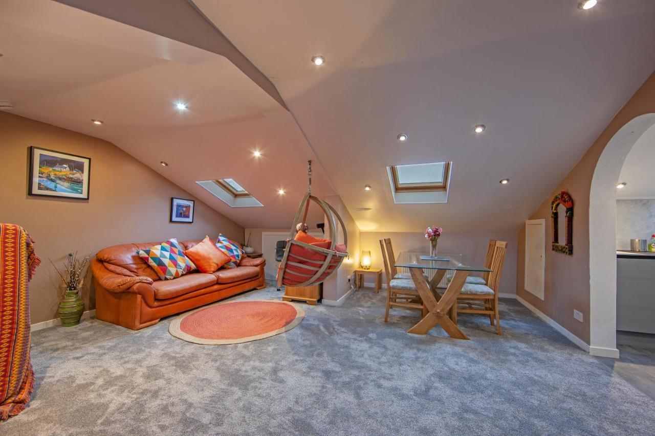 Premium 2Nd Floor 2 Bed Apt Sleeps 4 Adults In Oban Town Kültér fotó