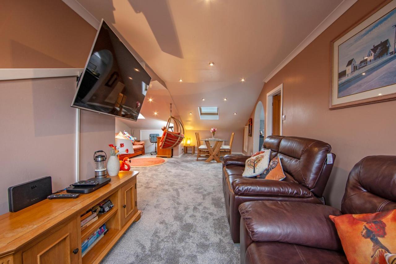 Premium 2Nd Floor 2 Bed Apt Sleeps 4 Adults In Oban Town Kültér fotó