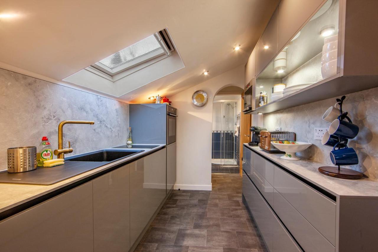 Premium 2Nd Floor 2 Bed Apt Sleeps 4 Adults In Oban Town Kültér fotó